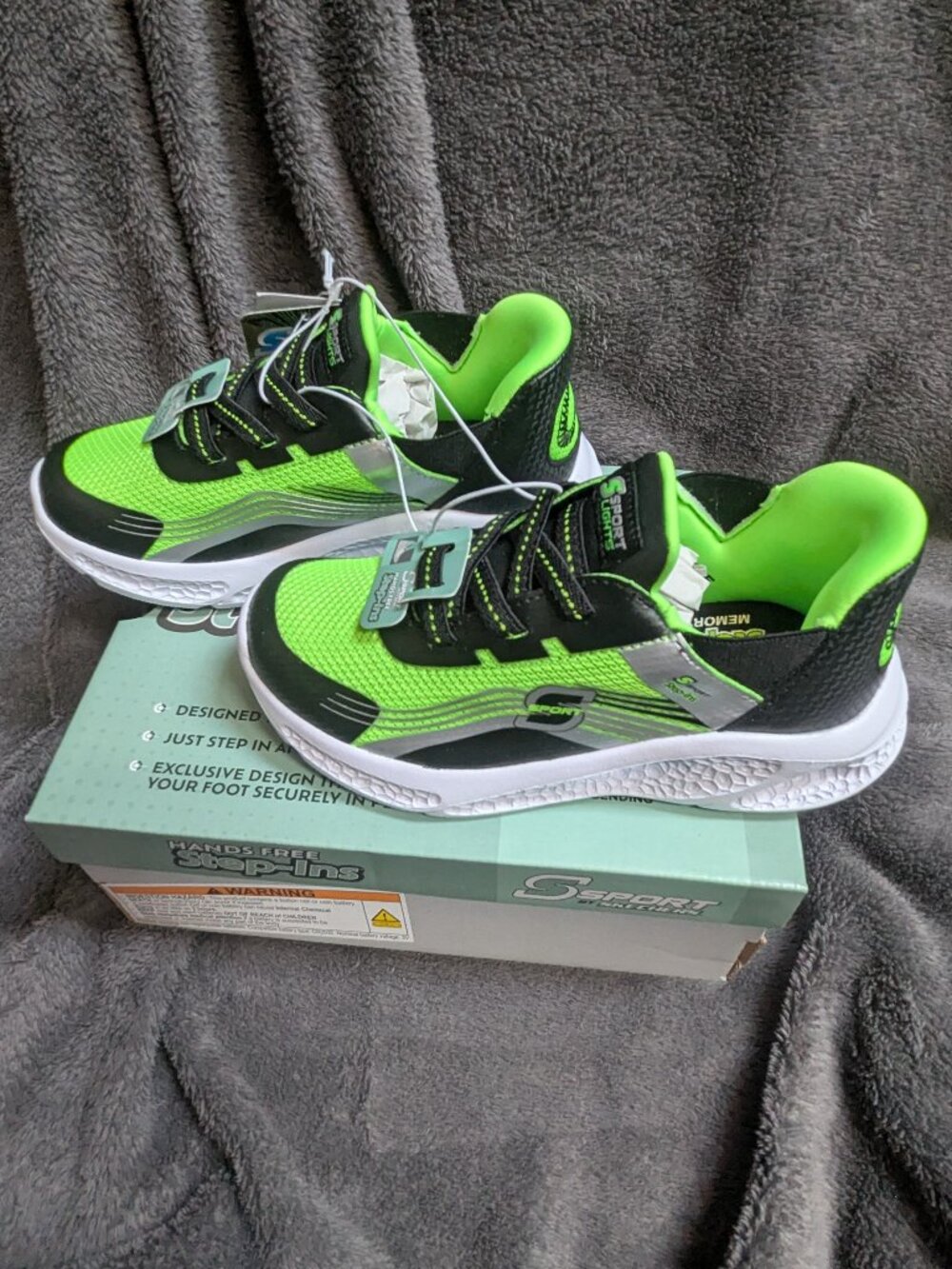 NWT S Sport by Sketchers Boys' Myles Light-Up Shoes, Size 11, Green